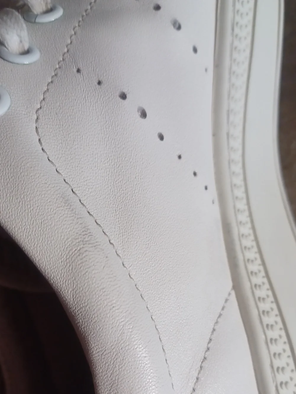 Lola Cruz White Leather Sneakers With Rhinestones